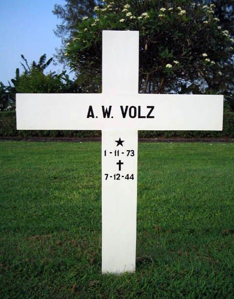 volz a.w.2004.jpg