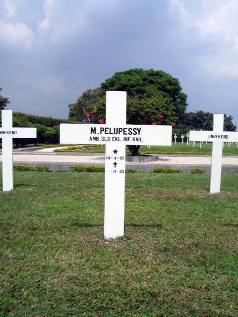 pelupessy.m.2005.jpg