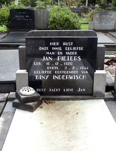 Pieters J. 2004.jpg