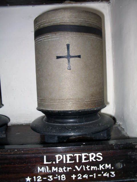 pieters.l.2005(1).jpg