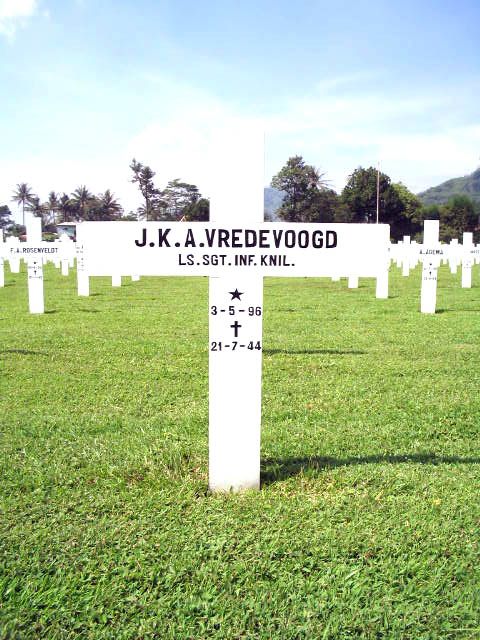 vredevoogd.j.k.a.2005.jpg