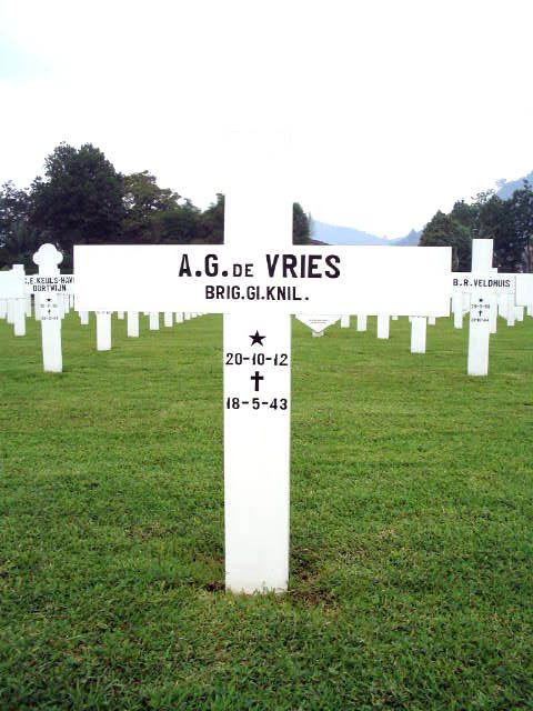 vries.de.a.g.2005.jpg