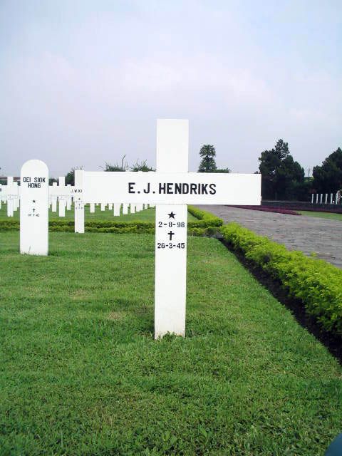 hendriks.e.j.2005.jpg