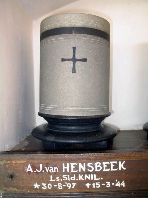 hensbeek.van.a.j.2005.jpg