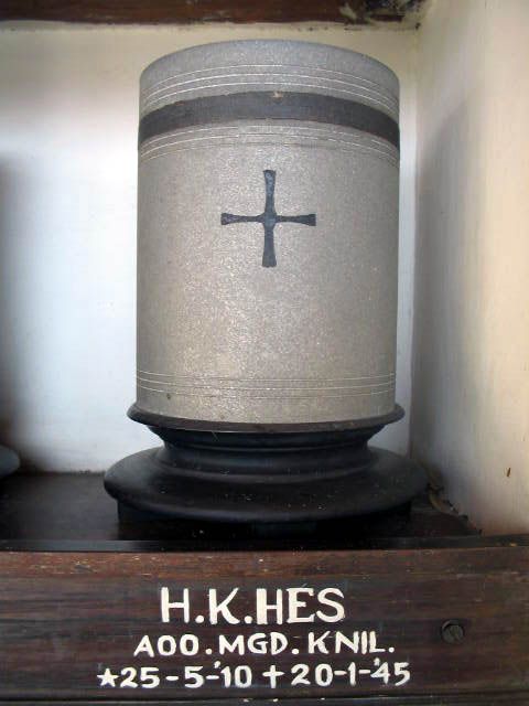 hes.h.k.2005.jpg