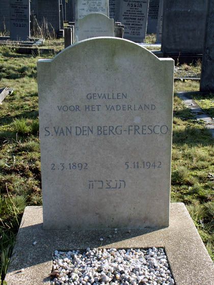 Van den Berg-Fresco.S.2004.jpg