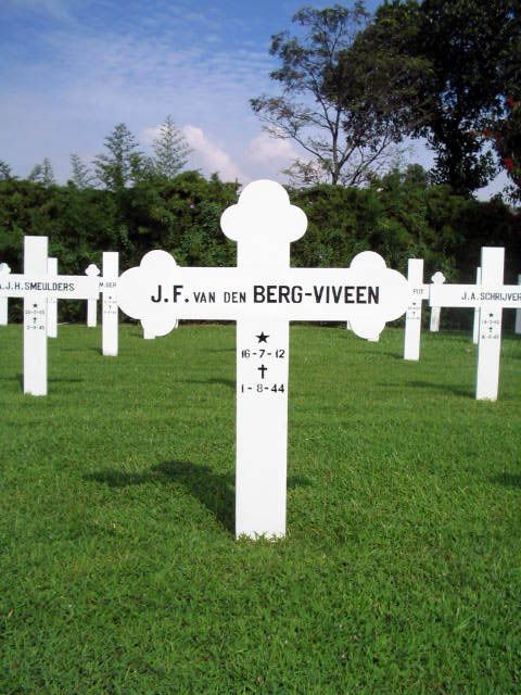 berg.v.den.viveen.j.f.2005.jpg