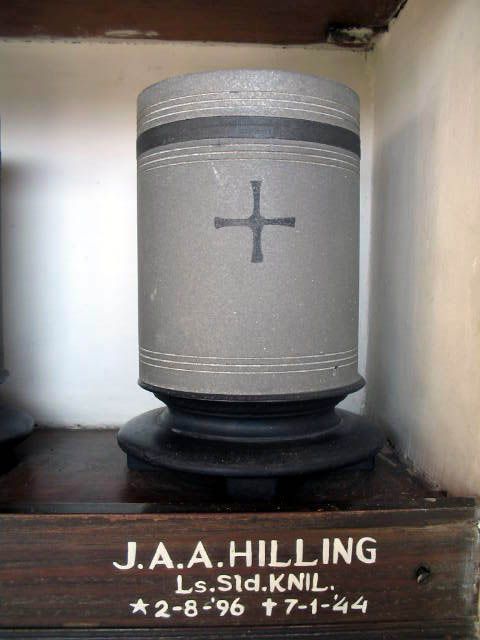 hilling.j.a.a.2005.jpg