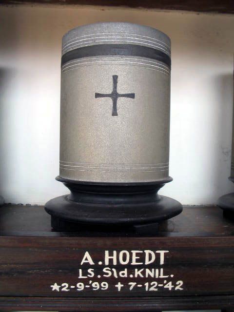 hoedt.a.2005.jpg