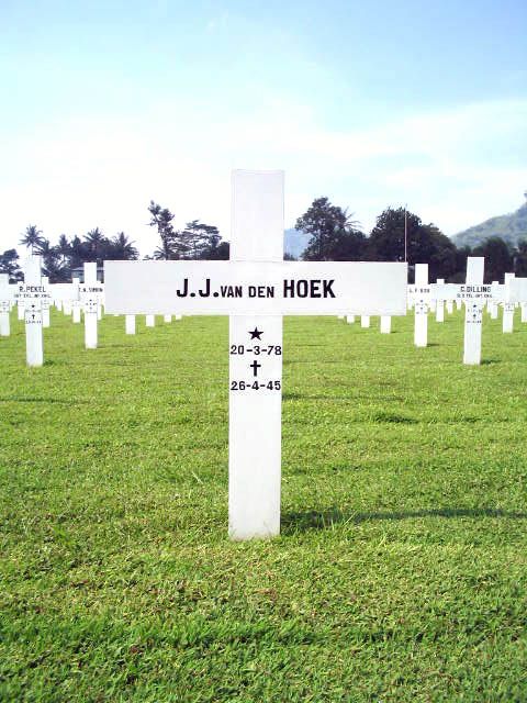 hoek.v.den.j.j.2005.jpg