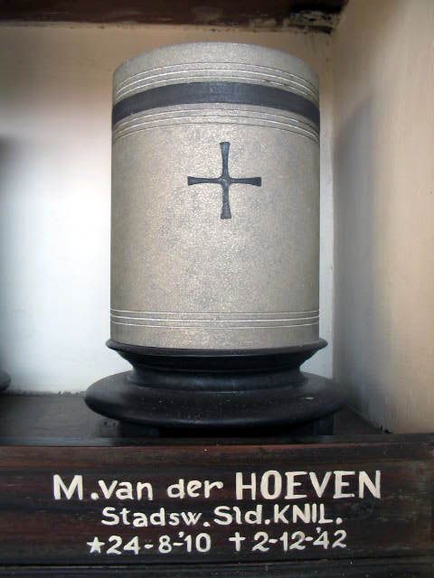 hoeven.v.der.m.2005.jpg