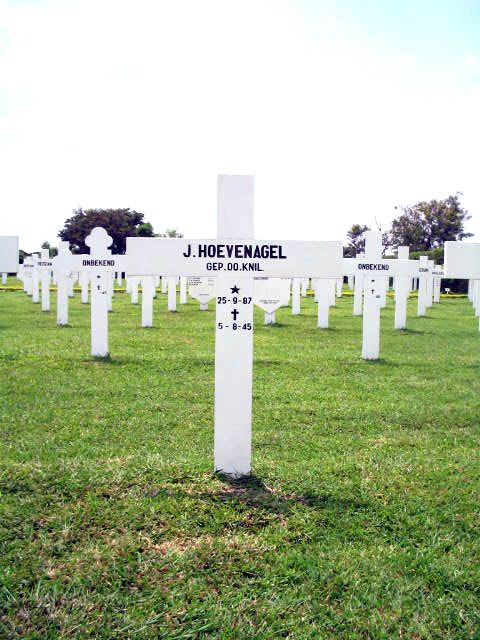hoevenagel.j.2005.jpg