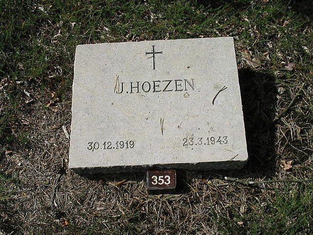 J.Hoezen.jpg