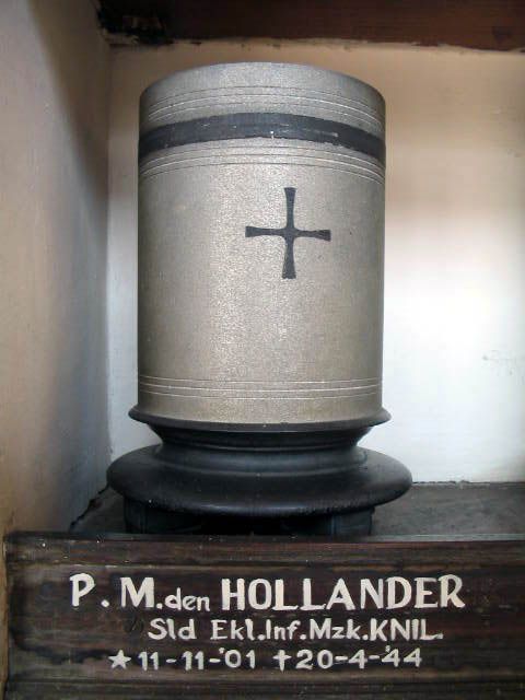 hollander.den.p.m.2005.jpg