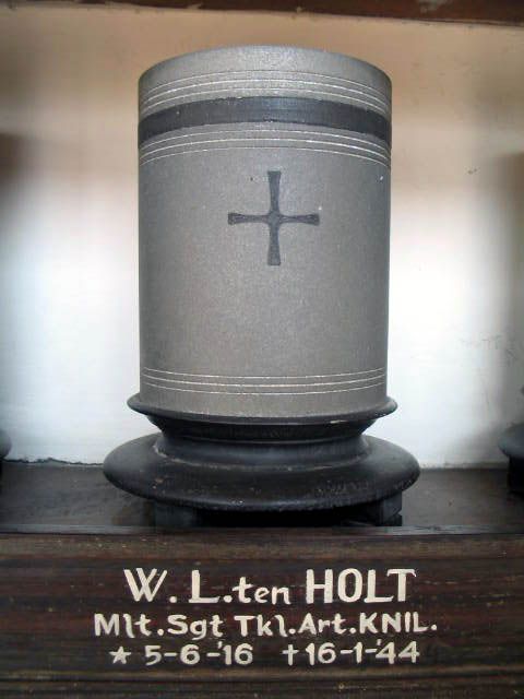 holt.ten.w.l.2005.jpg