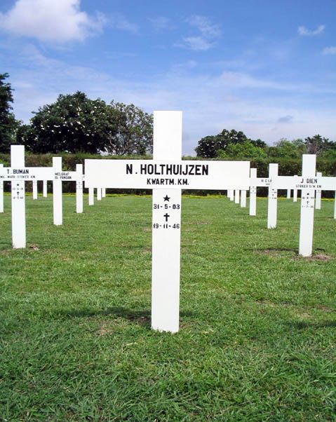 holthuijzen.n.2005.jpg