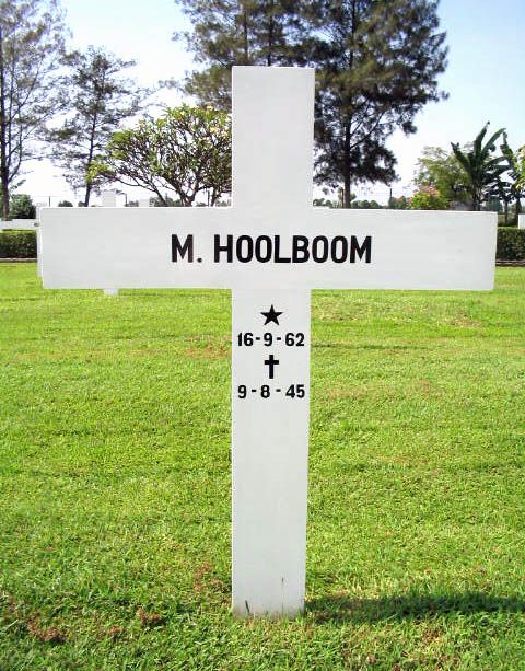 hoolboom m.2004.jpg