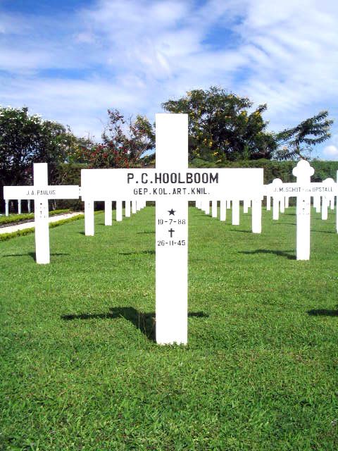 hoolboom.p.c.2005.jpg