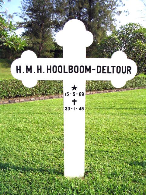 hoolboom.deltour.h.m.h.2004.jpg.JPG
