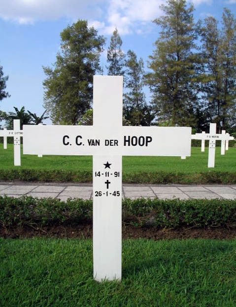 hoop v.der c.c.2004.jpg