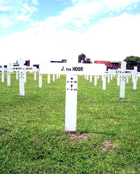 hoor.ten.j.205.jpg