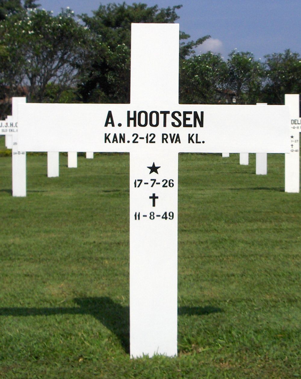 hootsen.a.2009.jpg
