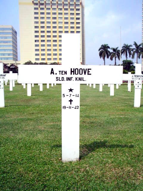 hoove.ten.a.2005.jpg