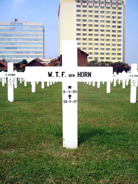 horn.van.w.t.f.2005.jpg