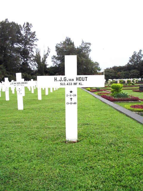 hout.van.h.j.g.2005.jpg