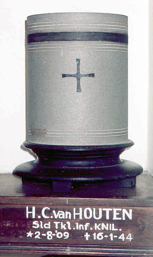 houten.h.c.van.2006(1).jpg