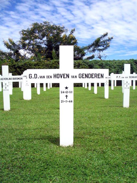 hoven.v.den.van.genderen.g.d.2005.jpg
