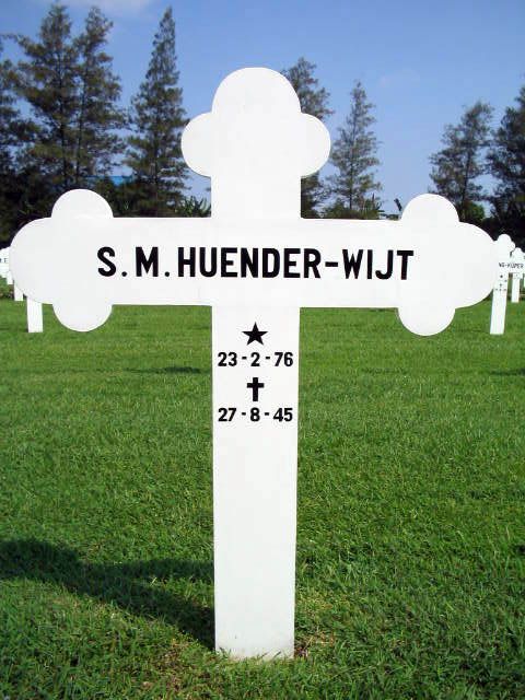 huender wijt s.m.2004.jpg