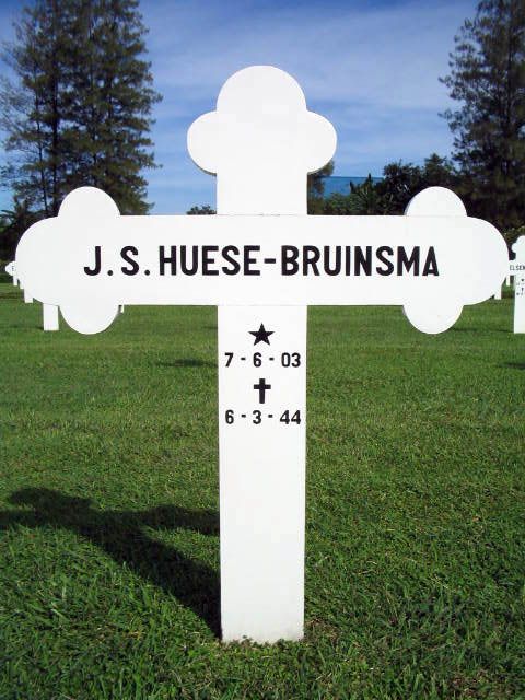 huese bruinsma.j.s.2004.jpg