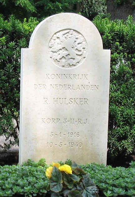 R.Hulsker.jpg