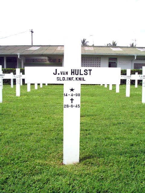 hulst.van.j.2005.jpg