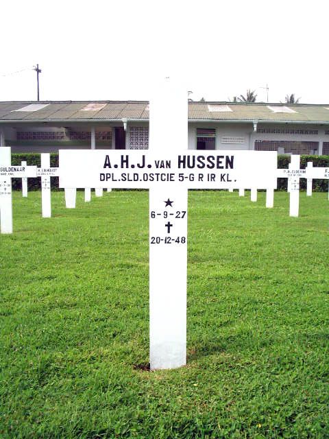hussen.van.a.h.j.2005.jpg