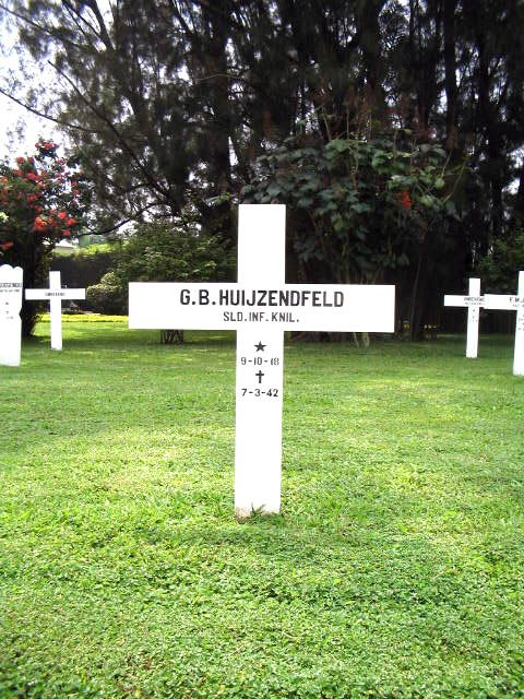 huijzendfeld.g.b.2005.jpg