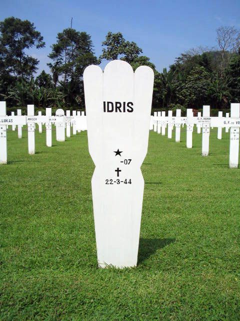 idris.2005(1).jpg