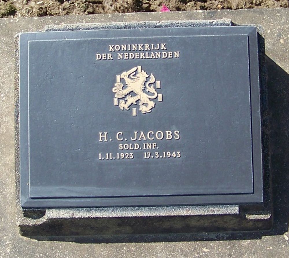 7. E. 71.JPG
