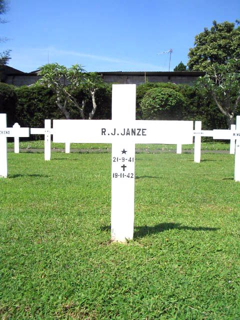 janze.r.j.2005.jpg
