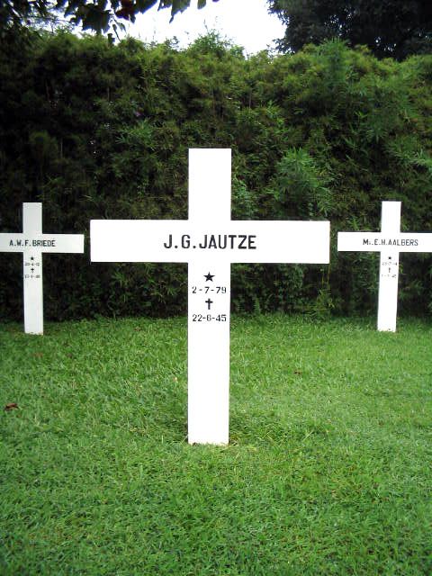 jautze.j.g.2005.jpg