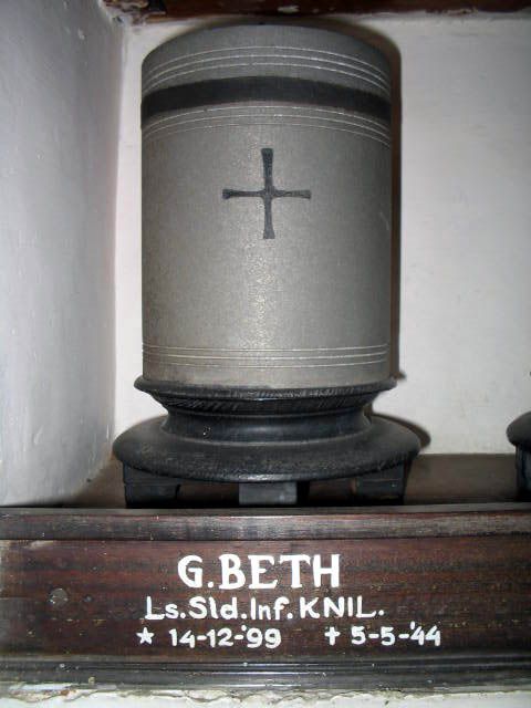 beth.g.2005.jpg