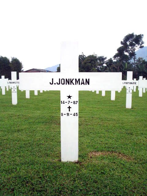 jonkman.j.2005.jpg