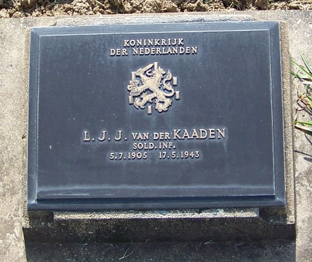 5. E. 44.JPG