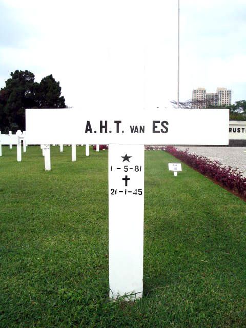 es.van.a.h.t.2005.jpg
