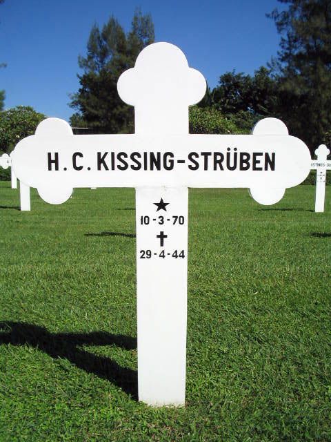 kissing struben.h.c.2004.JPG