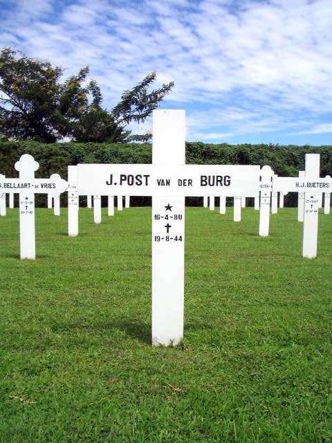 post.v.den.burg.j.2005.jpg