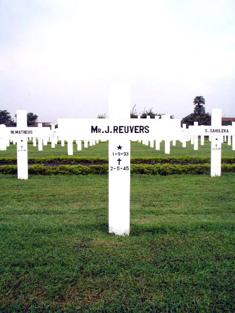 reuvers.j.2005.jpg