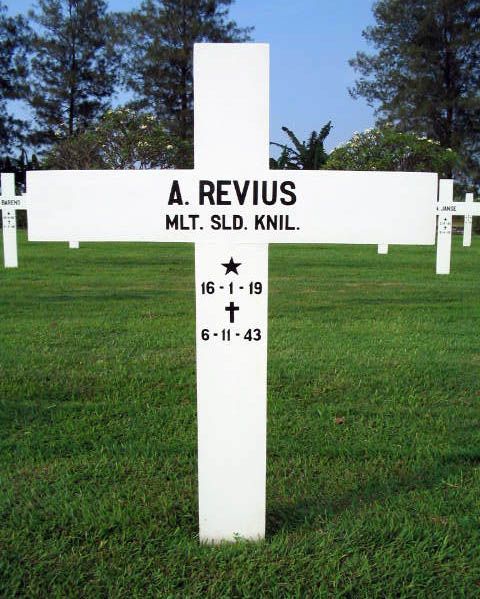 revius a.2004.jpg