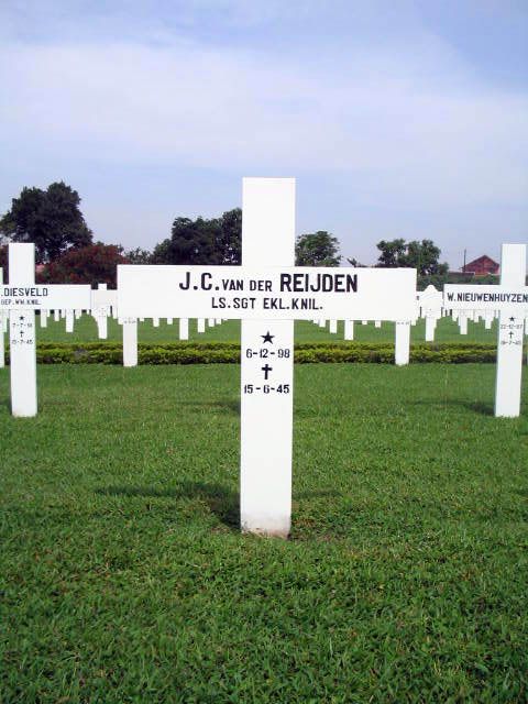 reijden.v.der.j.c.2005.jpg